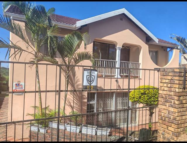 4 BEDROOM HOUSE FOR SALE IN SHALLCROSS
